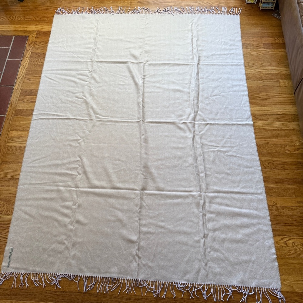 Alicia Adams baby Alpaca cost lightweight throw blanket - Picture 3 of 8